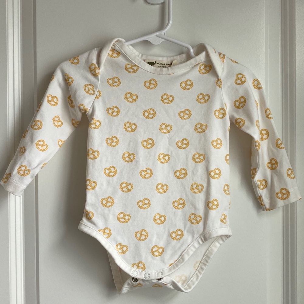 🥨 EUC Monica + Andy L/S Pretzel Bodysuit